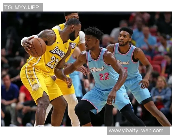 总决赛激战湖人对决热火精彩瞬间回顾与分析